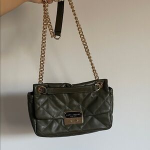 Marc Jacobs Olive green Quilted leather Shoulder Bag with Gold Chain like new